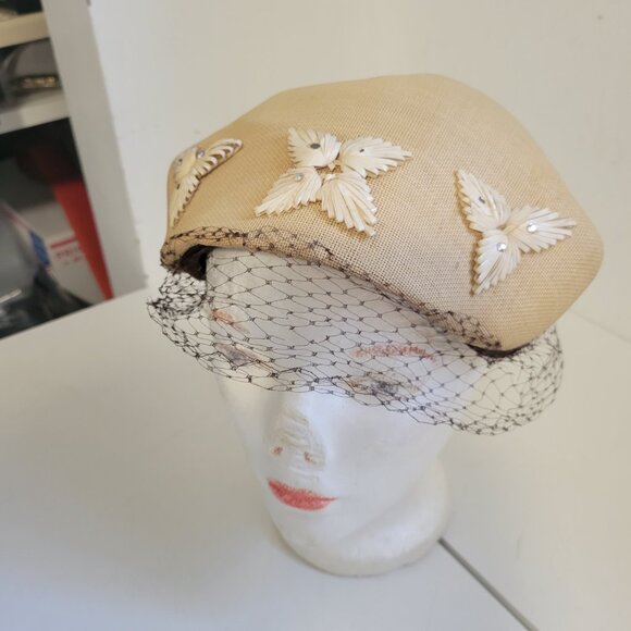 Vintage Ladies 40's half Bonnet with Netting and Raffia Detailing - Picture 3 of 7